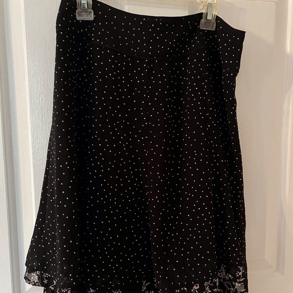 White House Black Market Women’s Skirt Size 2 Black/polka dot - Picture 1 of 4
